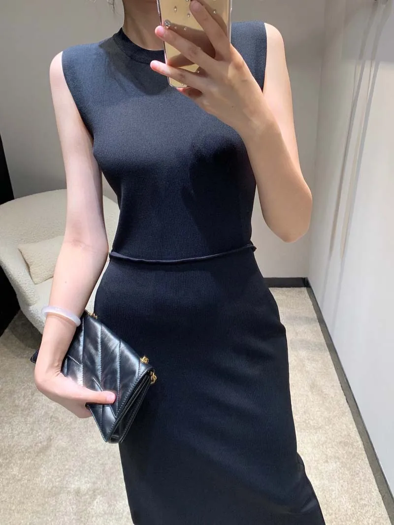 

Luxury style, fashionable, casual trend, versatile, age reducing and slimming round neck sleeveless knitted dress