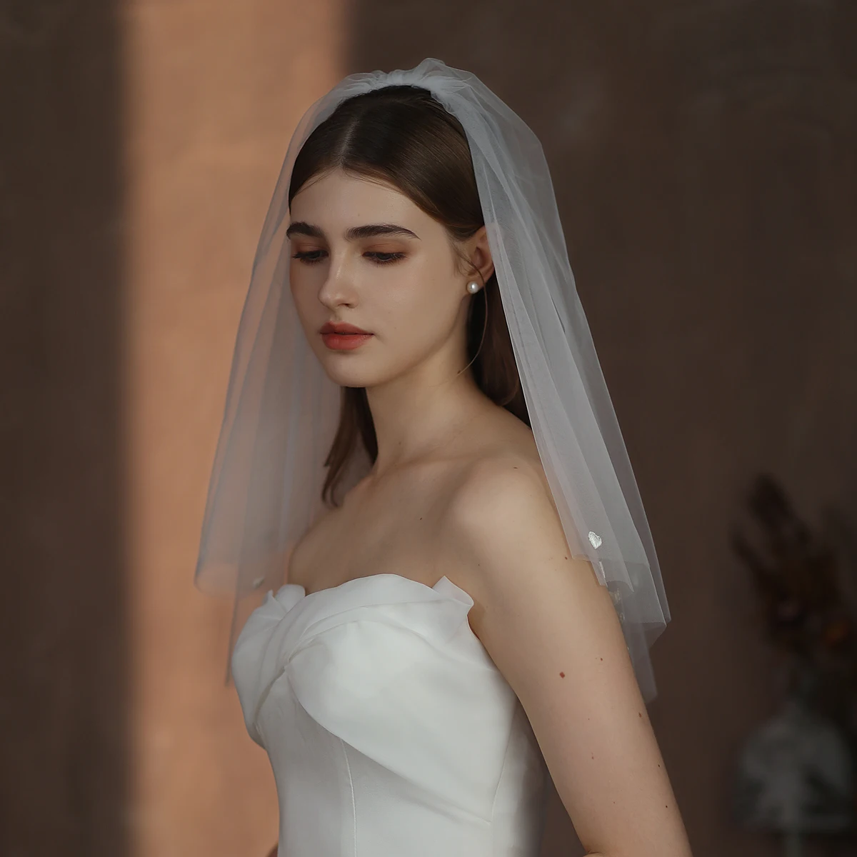 

V312 Elegant Wedding Bridal Short Veil Soft Tulle Hearts Appliqued White Shoulder Brides Veil Women Marriage Accessories