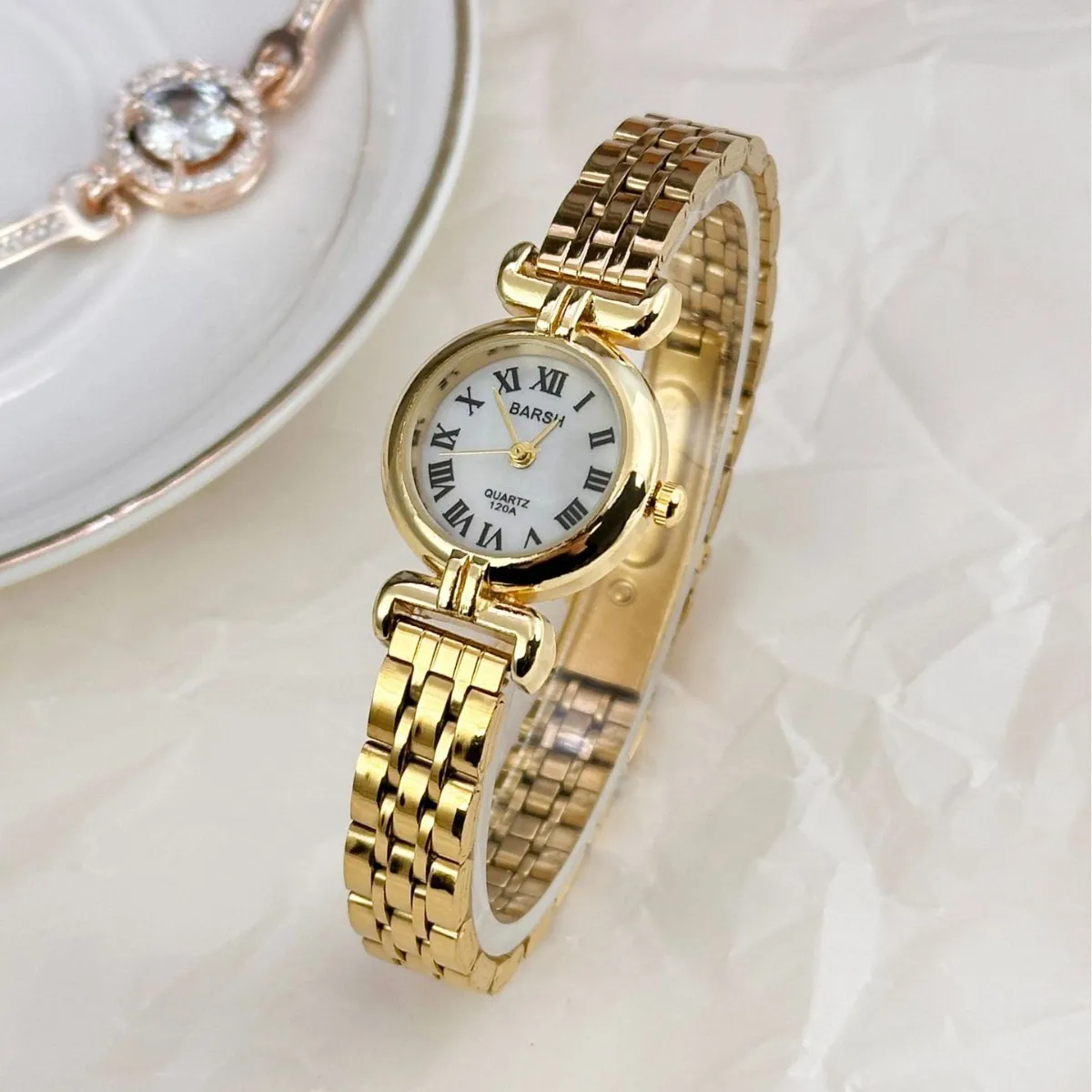 Elegant Women's Gold Steel Strap Quartz Watch - Luxury Fashion Timepiece