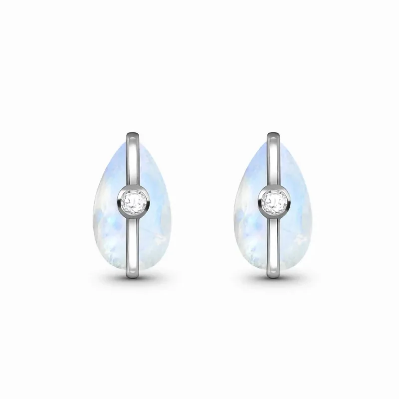 

New Japanese and Korean sparkling diamond moon earrings for female niche design, simple with luxurious exquisite jewelry