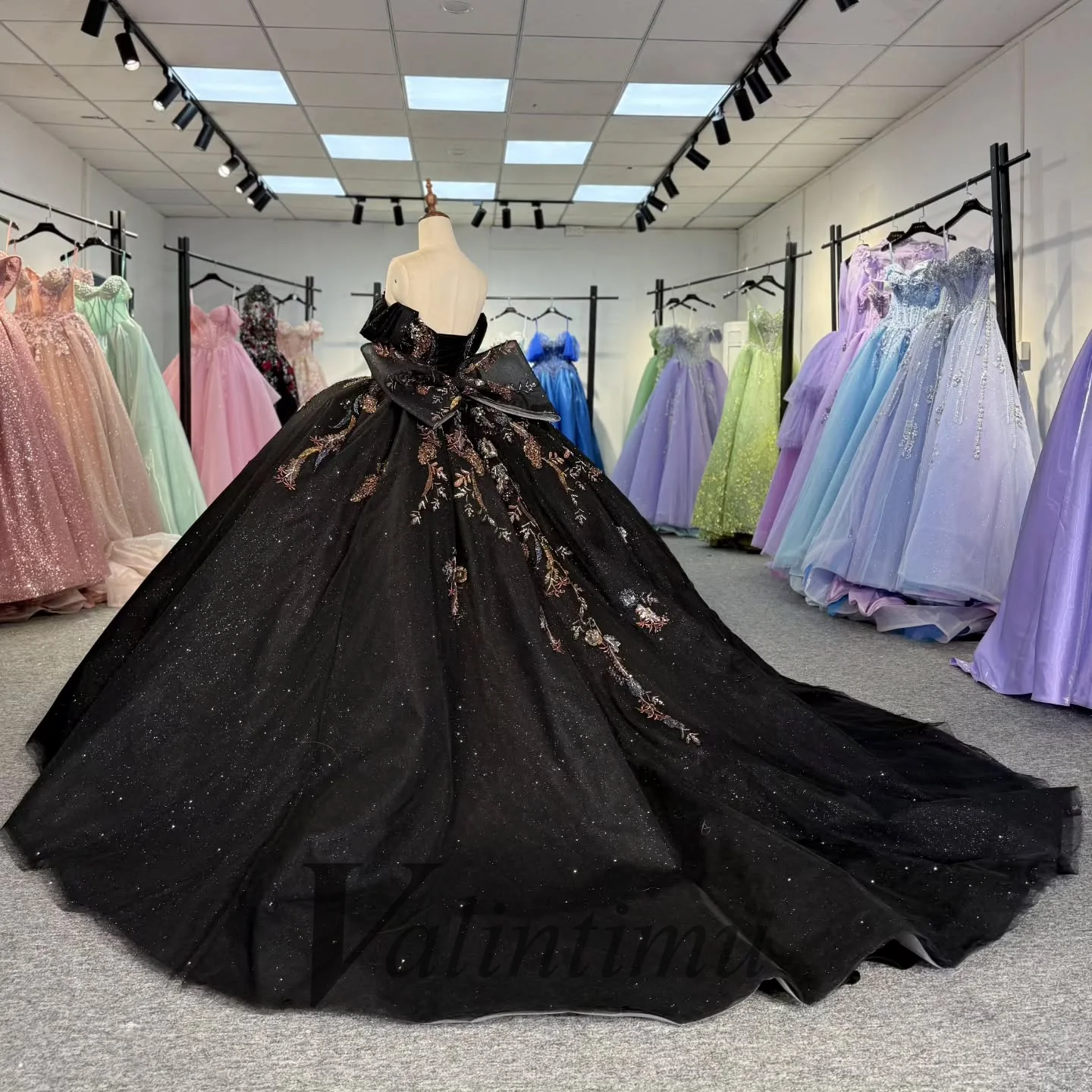 Valintimu Elegant Ball Gown Quinceanera Dresses for Girl Big Bow Lace Appliques Sweetheart Robe Princess Bleu Femme Customized