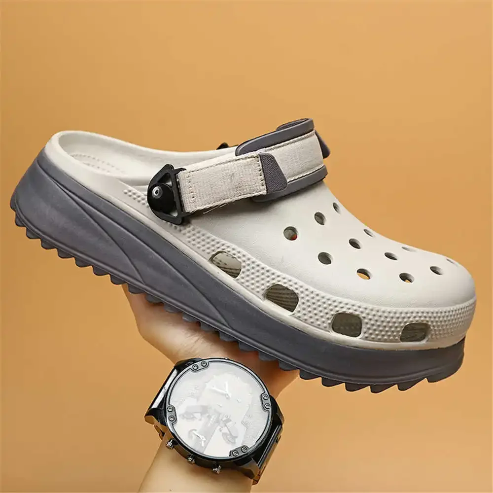 Beach Bath Big Sole Uomo Sandali Scarpe Gialle Per Uomo Estate Uomo Pantofole Sneakers Sport Prezzi Bassi Mocassini Trendy Sapateni