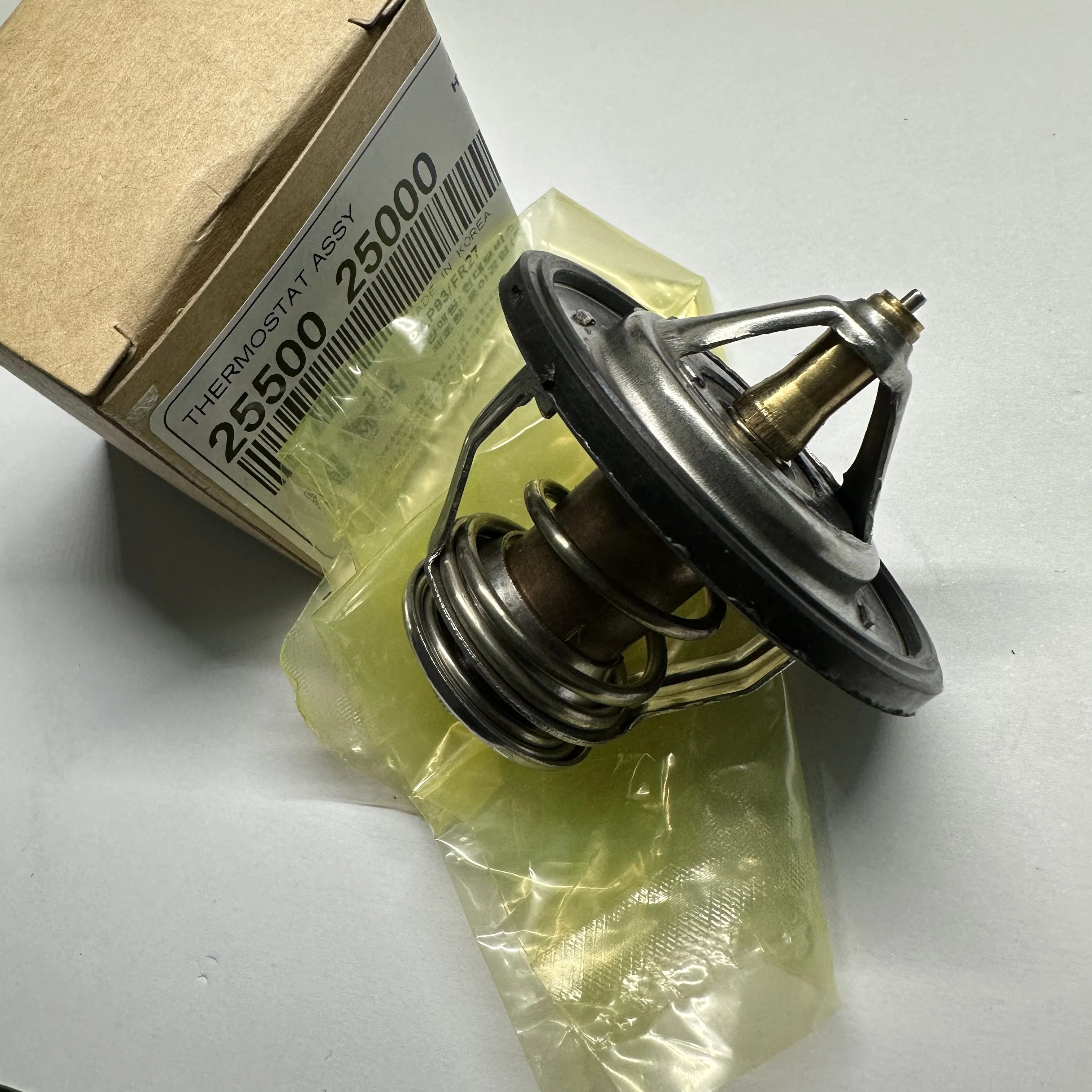 2550023010 Engine Coolant Thermostat for hyundai Accent Elantra Sportage for kia Rio Forte 25500-23010 2550023001 25500-23001