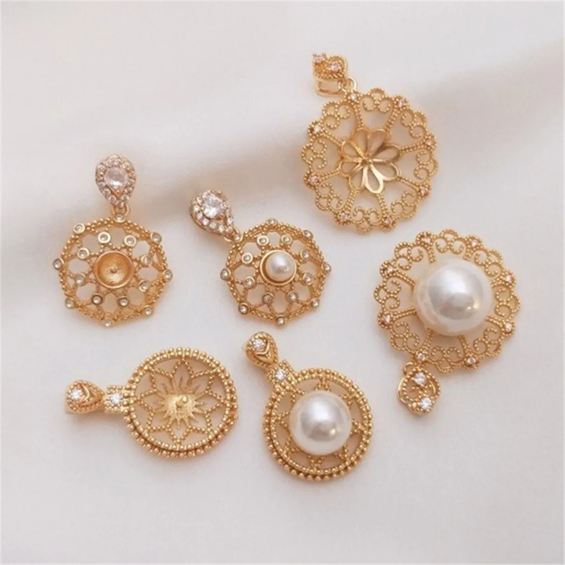 14K Gold-coated Zircon Eight-awn Star Lace Round Half-hole Beaded Pendant Diy Crystal Pearl Necklace Empty Holder D043 anhui thickened sandalwood four foot raw rice paper chinese painting half cooked three six eight landscape calligraphy