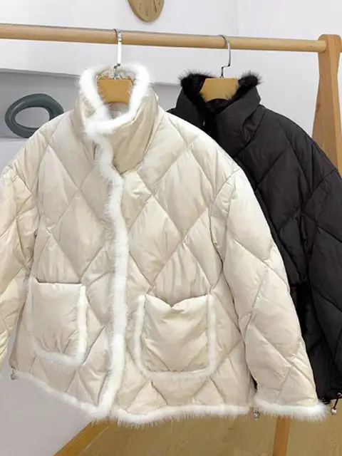 Женское зимнее однобортное пальто с воротником-стойкой 1