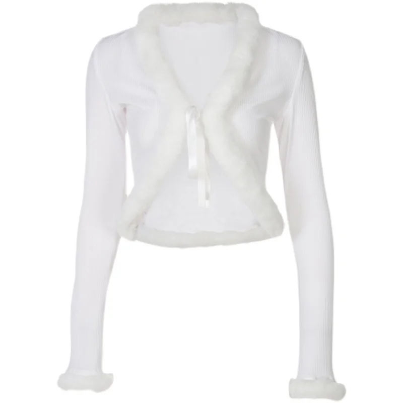 Рисунок 5 - Женское осенне-зимнее трикотажное пальто