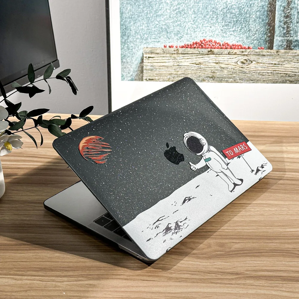Sleek Laptop Case with Dust Plug, Screen Protector & Keyboard Cover