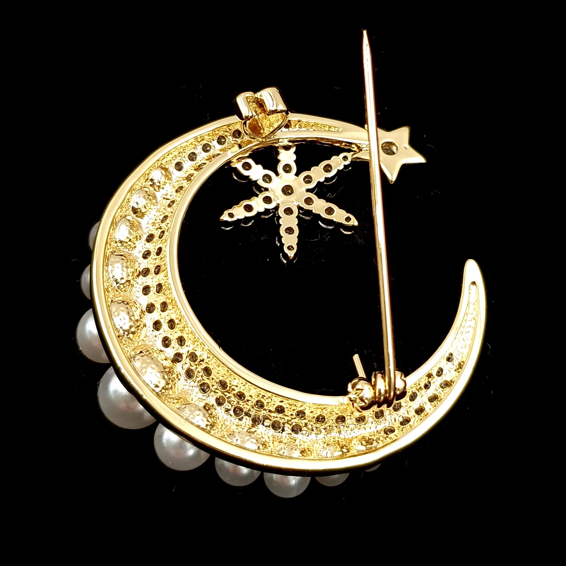 Glitter Gold Tone Imitated White Pearl Accent Burst Star Crescent Moon Brooch Pin for Unisex Vest Sweater Jackets Bag Accessory
