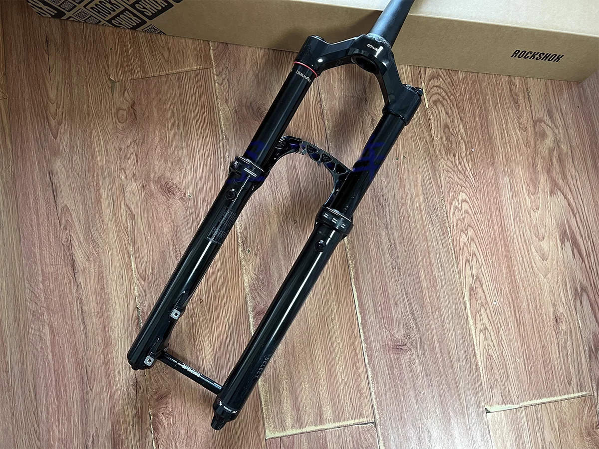 パーツ RockShox Lyrik 27.5 170mm ROCKSHOX19-00.4020.166.000-2T.jpg