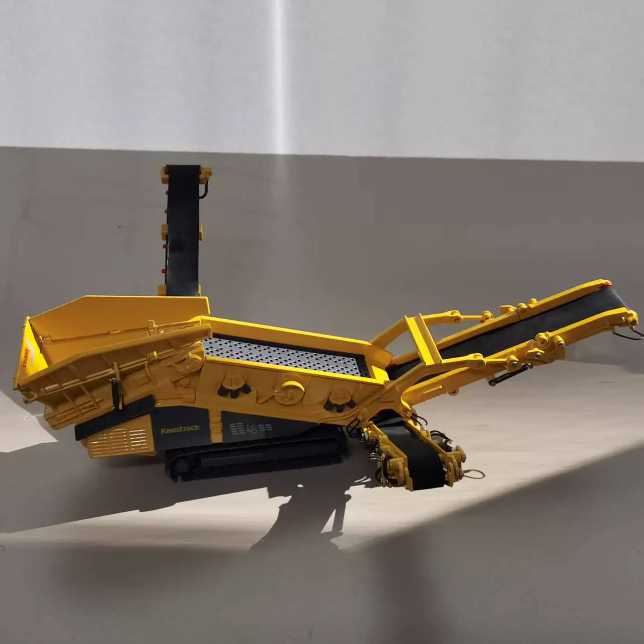 Keestrack Screening Crusher Crawler Transport Machinery 1:50 Scale Alloy Rare Engineering Car Model Toy Gift Collection Die-cast 18 S5543eee03ddc49aa9c7d1d303a89bac9B