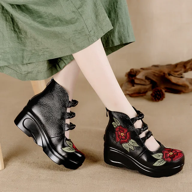 Xiuteng 2025 Women Flower andals Shoes Slope Casual Leather Shoes Fashion  Embroidered Ladies Vintage Waterproof Platform Shoes