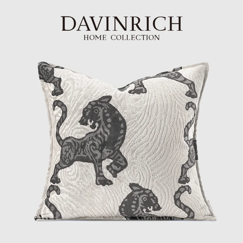 

DAVINRICH Retro Tiger Jacquard Throw Pillow Cover Italian Extremely Lavish Velvet Decorative Cushion Case For Villa Hotel Office