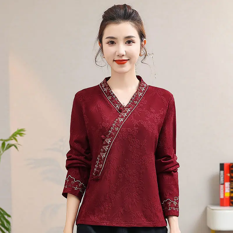 Chinese style embroidered Ethnic style V collar jacket warm autumn winter top lady elegant improved tangsuits long sleeve coat