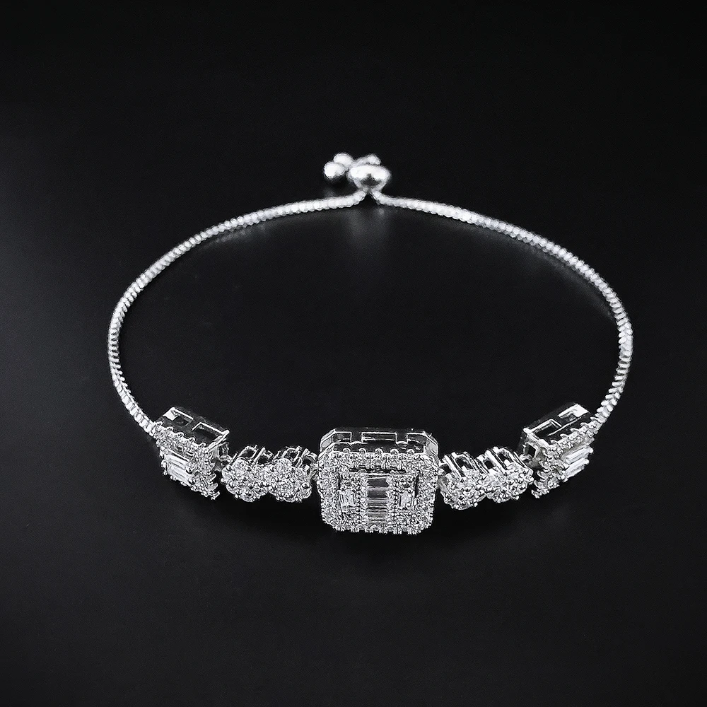 2023 New Arrival Trendy Silver Color Bracelet Bangle for