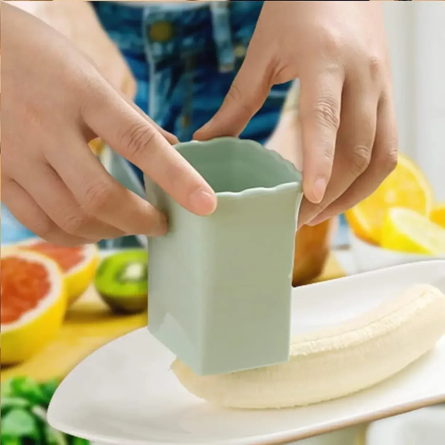 Fruit Cup Slicers Strawberry Banana Cutter Multifunctional Stainless Steel Fruits Press Cutting Tool Manual Kitchen Gadgets