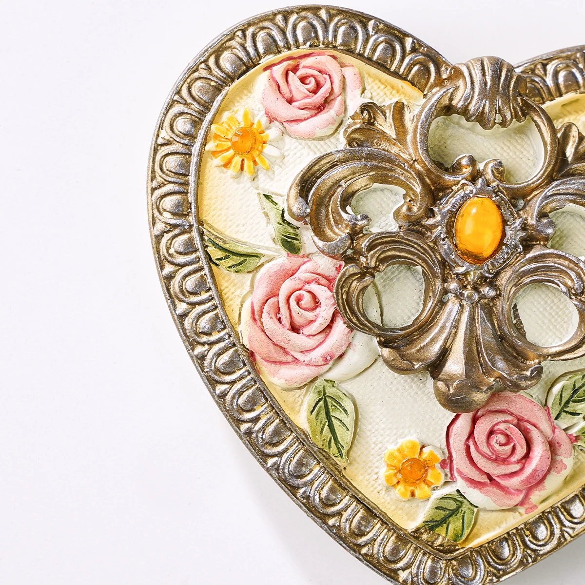 1PC, three-dimensional carved design resin material heart-shaped jewelry box, suitable for nail art, jewelry and jewelry display