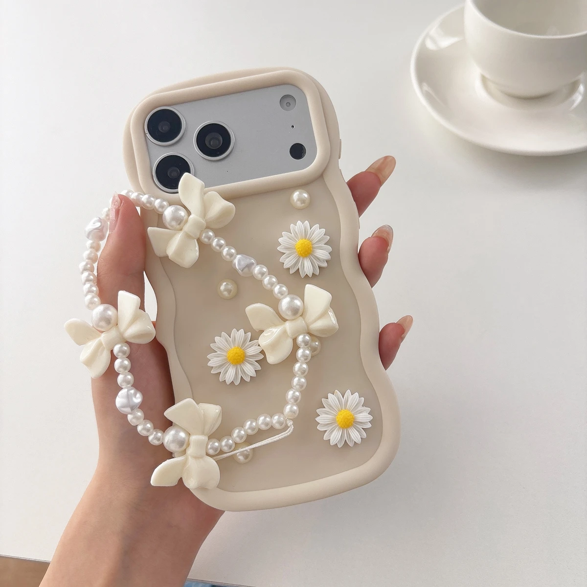 Elegant Flower Pearl Chain Phone Case with Wave Design