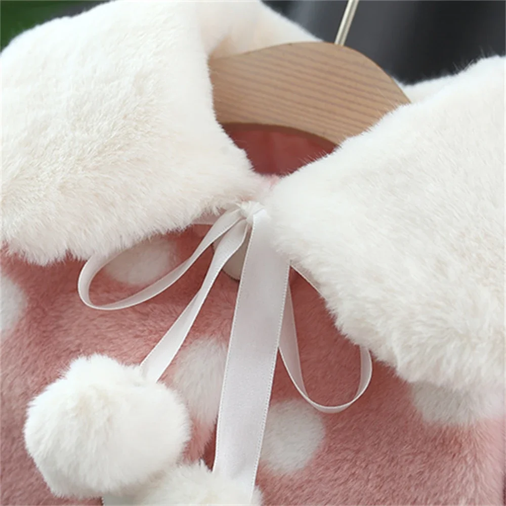 New Winter Coat for Baby Girls Sweet Polka Dot Big Collar Warm and Windproof Woolen Sweater Suitable for 0-3 Years Old