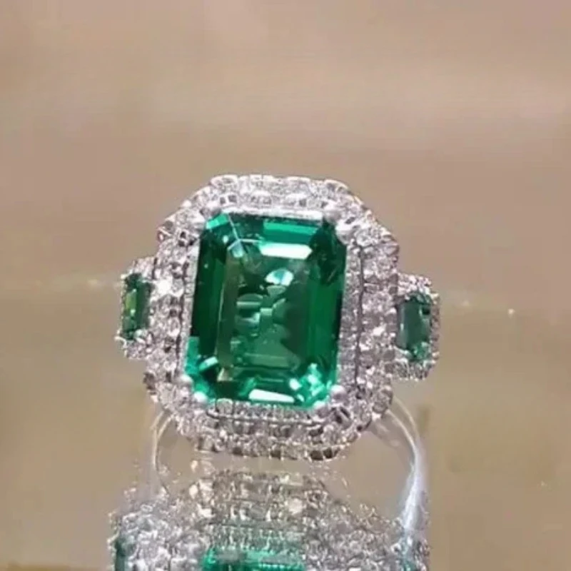 Gorgeous Large Green Stone Women's Wedding Ring Noble Emerald Cubic Zirconia Engagement Jewelry Gifts Classic Accessories
