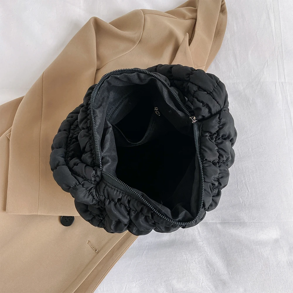さらに100円引き◆NERDY◆Glossy Cloud Quilted Bag Large Black Quilted Padded Crossbody Bag for Women Pleated Bubbles Cloud