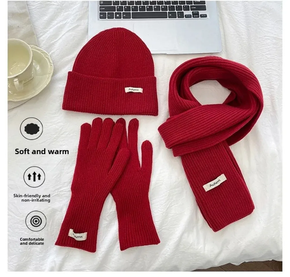 Rote Mütze Schal Handschuhe Set Gehörschutz verdickte gestrickte Wollmütze warme Baumwolle Neujahr Winter Beanie Hüte Weihnachtsgeschenk – Detail 3