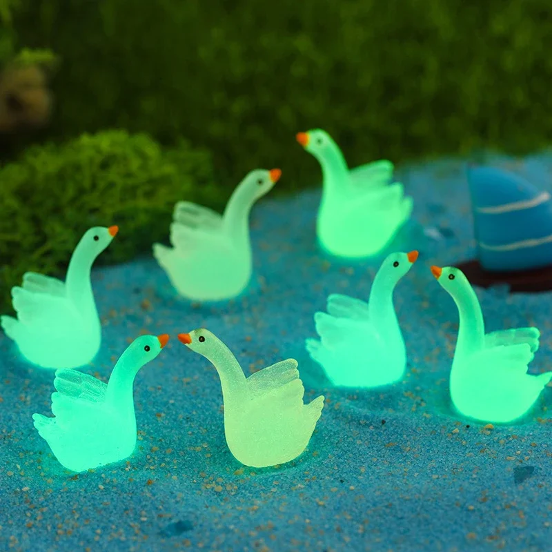 8 Pezzi Di Cigni Luminosi Figurine Fairy Garden Micro Landscape Ornament Glowing In Dark Swan Miniature Garden Desk Decorazione Della Casa