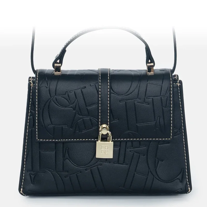 حقيبة يد نسائية كلاسيكية من CH Fashion، تتميز بتصم...