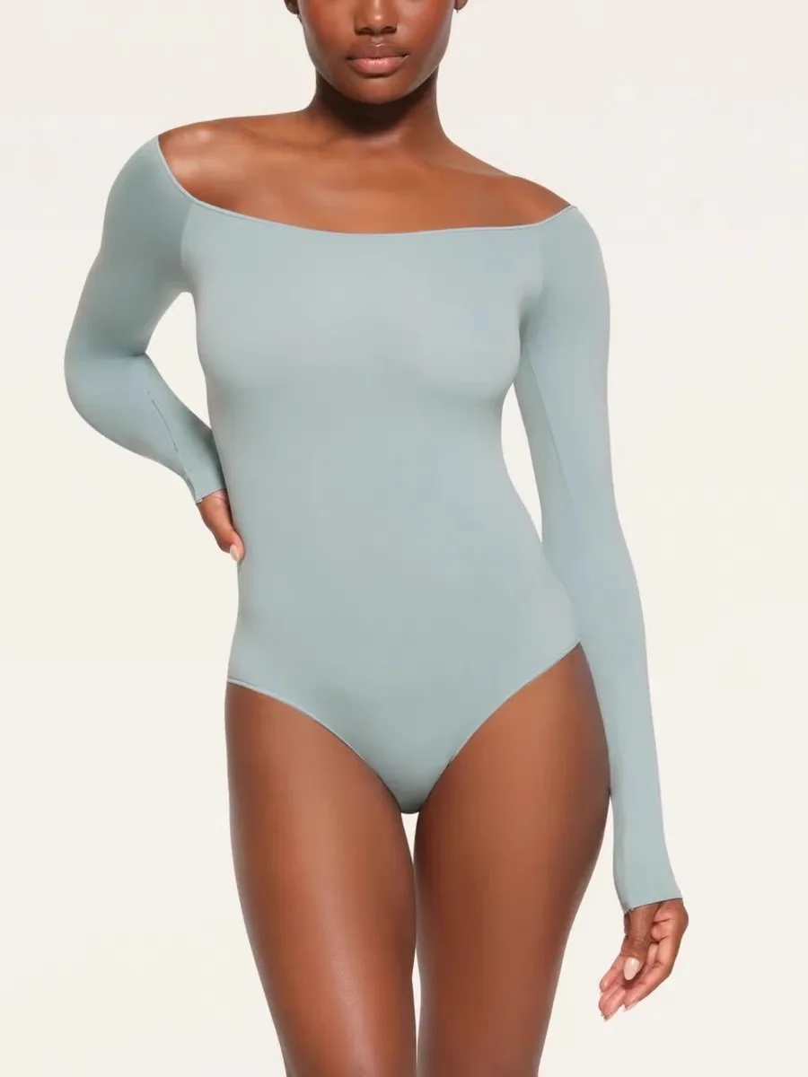 

SKIMS Kardashian LIGHT ESSENTIAL off-shoulder long sleeve T-shirt base bodysuit