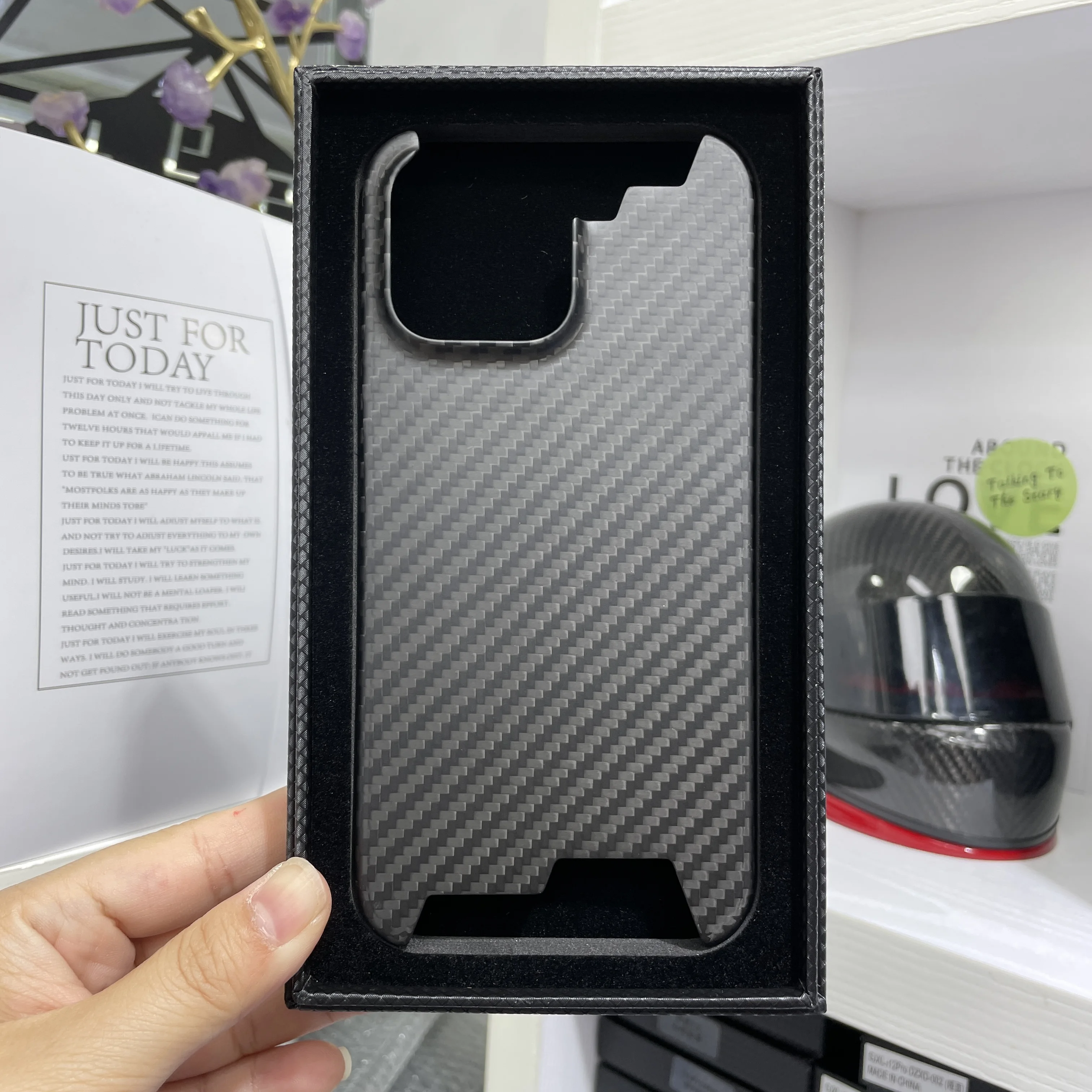 SUTI iPhone 15 Pro PhoneBack カーボン SUTI iPhone 15 Pro PhoneBack カーボン