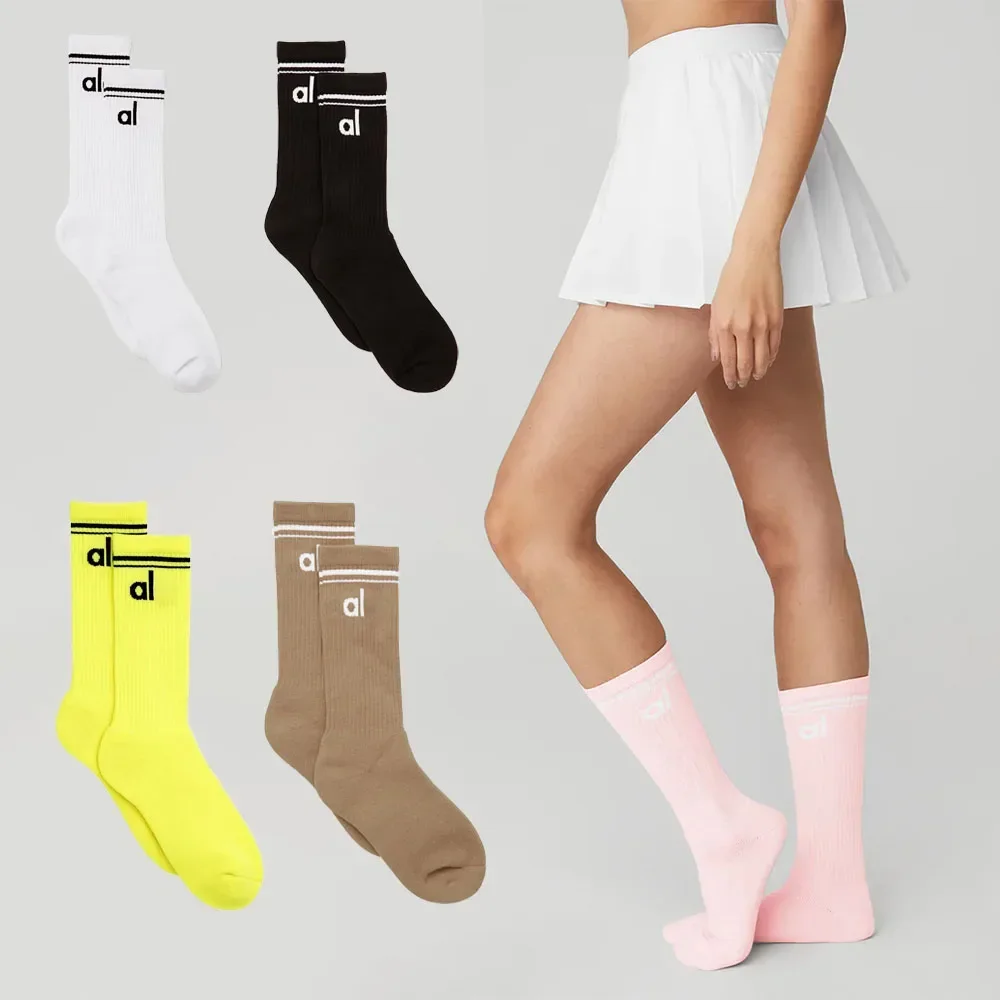 

Yoga Socks with logo Leisure Socks Yoga Cotton Socks Tube Length Sports Stockings Four Seasons Women Black White Yoga Socks