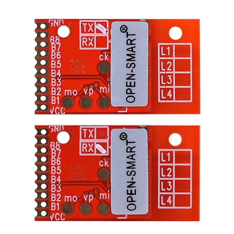 Gros plan sur le récepteur du kit émetteur récepteur 2.4GHz 6 canaux, puces et composants électroniques.