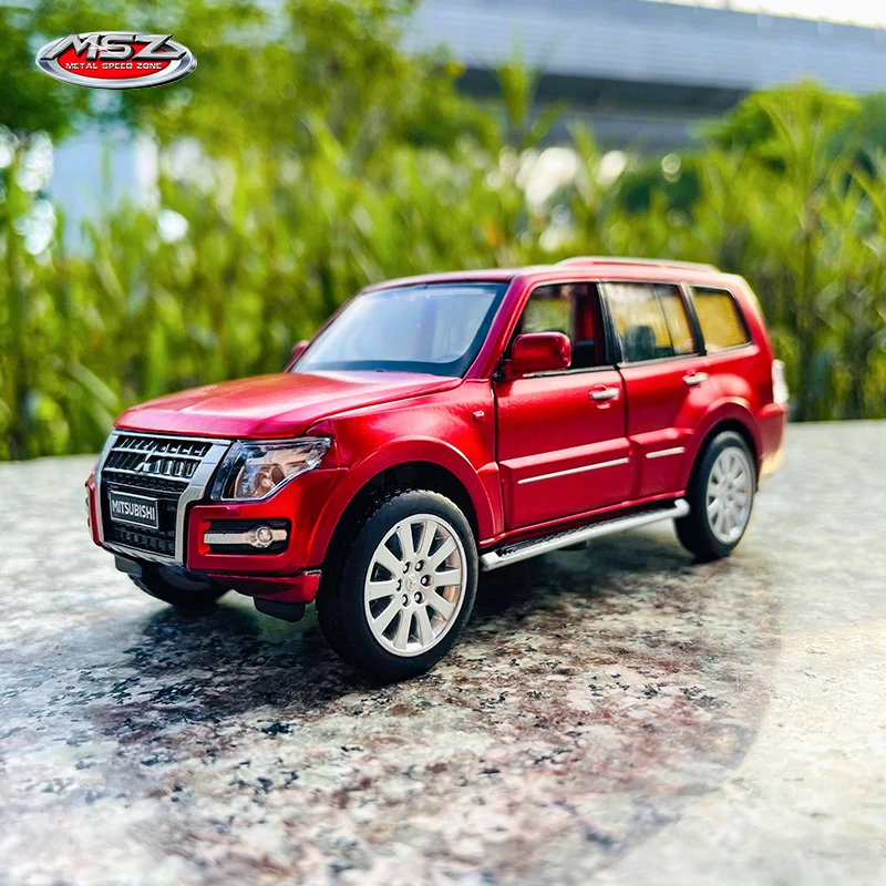 MSZ 1:33 Mitsubishi Pajero 4WD Turbo red alloy car model children's toy car die-casting with sound and light pull back function
