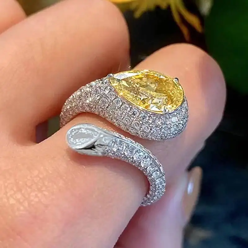 Huitan Zartes Design für Damen, offener Ring mit eingelegtem glänzendem gelbem CZ, trendiges Zubehör, für Hochzeit, Alltag, vielseitiger Damen-Partyschmuck