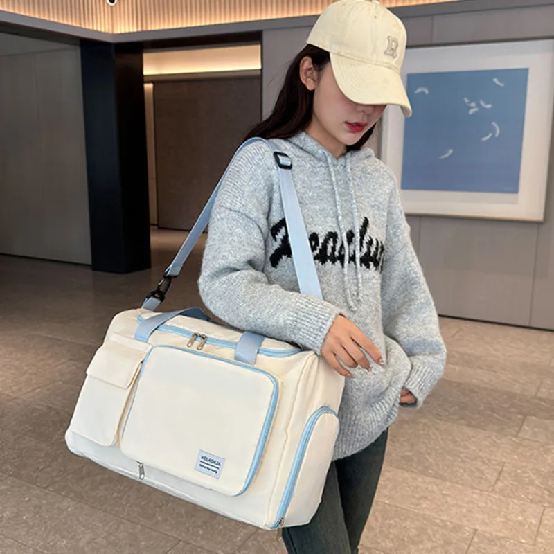 Travel Bag with Contrasting Colors Foldable Fitness Bag Short Distance Boarding Accommodation Dry Wet Dualpurpose Colorful