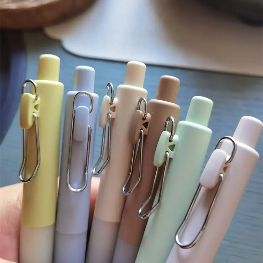 짧은 펜 플라스틱 개인화 된 작은 지방 당근 딩 펜 0.5mm 휴대용 포켓 중립 펜 학교 쓰기 용품