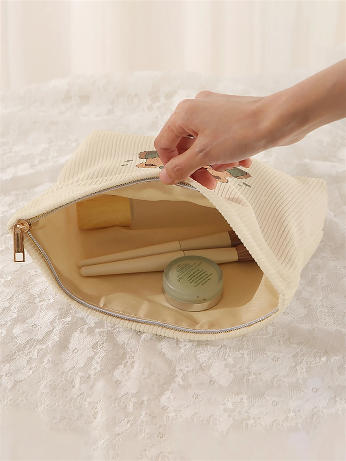 1 Bear Pattern Corduroy Makeup Bag, Lightweight Zipper Makeup Storage Box, Multi functional Bag with Lining