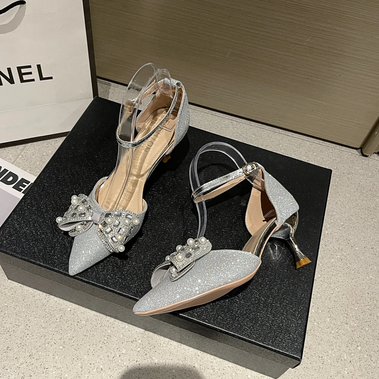 New Luxury Crystal Sequined Bowknot Women Pumps Sexy Ankle Strap High Heels Female Sandals Summer Fashion Wedding Prom Shoes