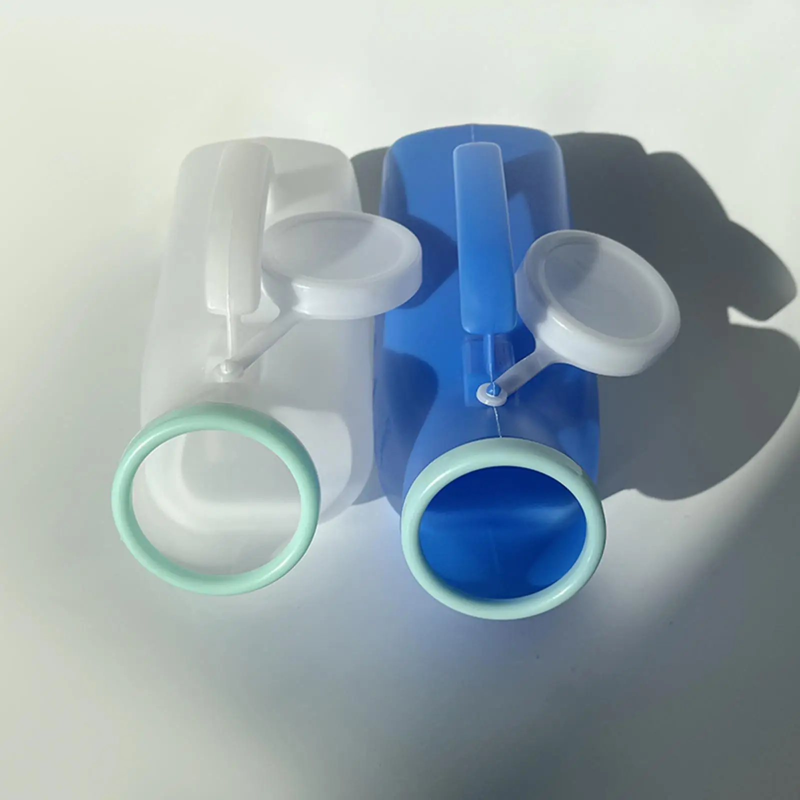 Urine Bottle Elderly Easy Grip Handle for Adults Travel Bedridden Patient Portable Plastics Mobile Urinal Toilet Aid Bottle 5