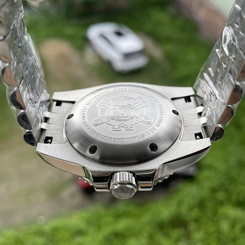 https://ae01.alicdn.com/kf/S556a9dca608d47d9b6d23f14baa41c5b6/STEELDIVE-Men-Diver-Watch-41mm-Luxury-Automatic-Mechanical-Wristwatch-300M-Waterproof-C3-Luminous-Sapphire-NH35-Ceramic.jpg