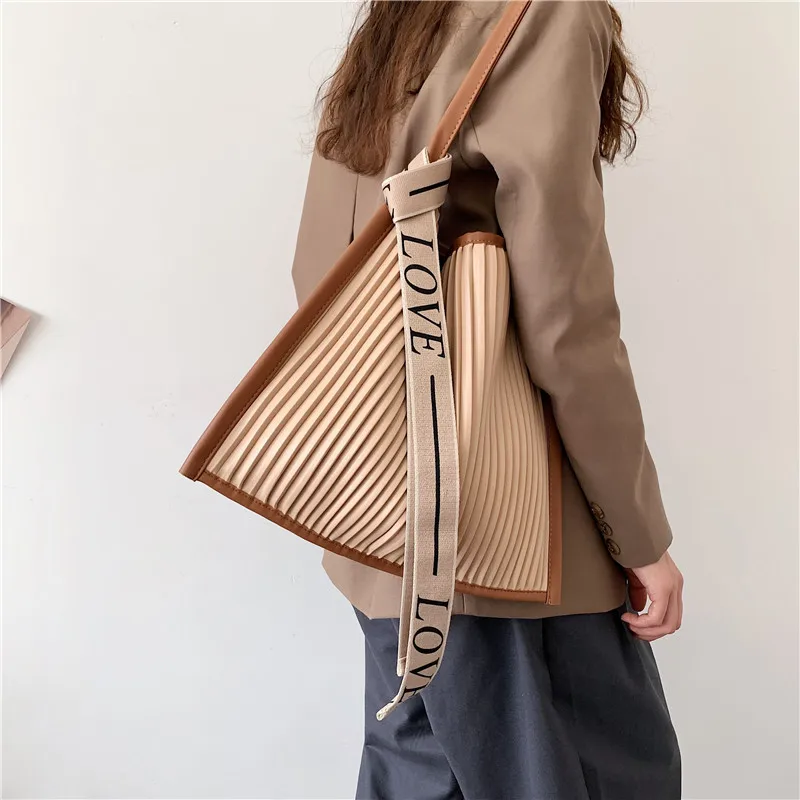 

Folded Retro Tote Handbag One Shoulder Ladies Underarm Bag Large Capacity Fashion Simple Solid Color Handbag 2023 New