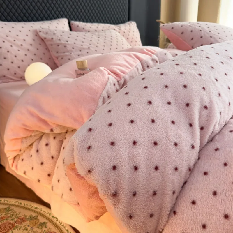 2025 new simple and cute polka dot milk fleece bed four-piece set autumn and winter thickened warm bedding four-piece set 1