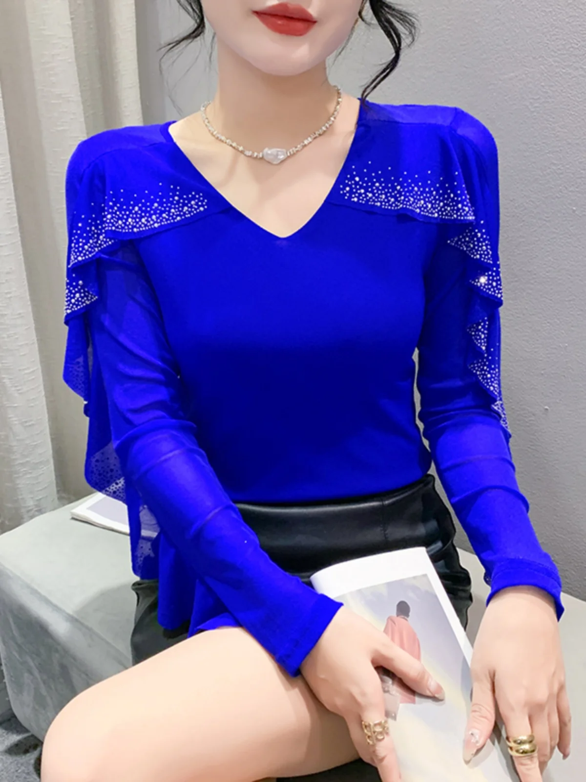 섹시한 v 넥 메쉬 티셔츠 여성 긴 소매 봄 새 스타일 우아한 스파클링 프릴 엣지 탑 슬리밍 내부베이스 레이어 탑 