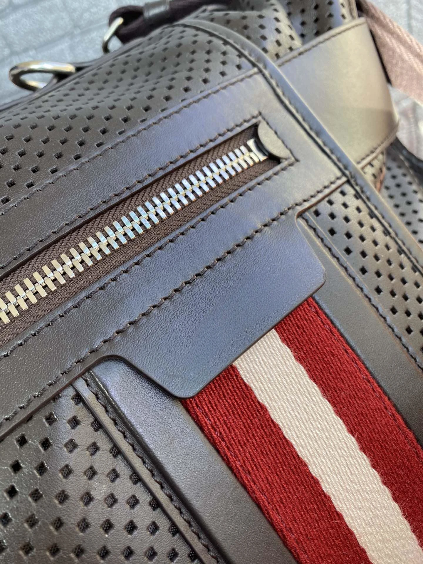Fashion B Design Business Zipper Top Layer Cowhide Carry-on Travel Bag Men's Boarding Handbag Crossbody Travel Luggage Bag