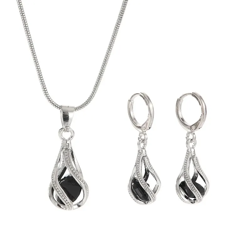 S5576086fc673466caf2b223d7807f23ch 3pcs Necklace Earring Set Ladies Light Luxury Wind Copper Alloy Pendant Black Crystal Stone Ear Clip Section Combination Jewelry Mallzona