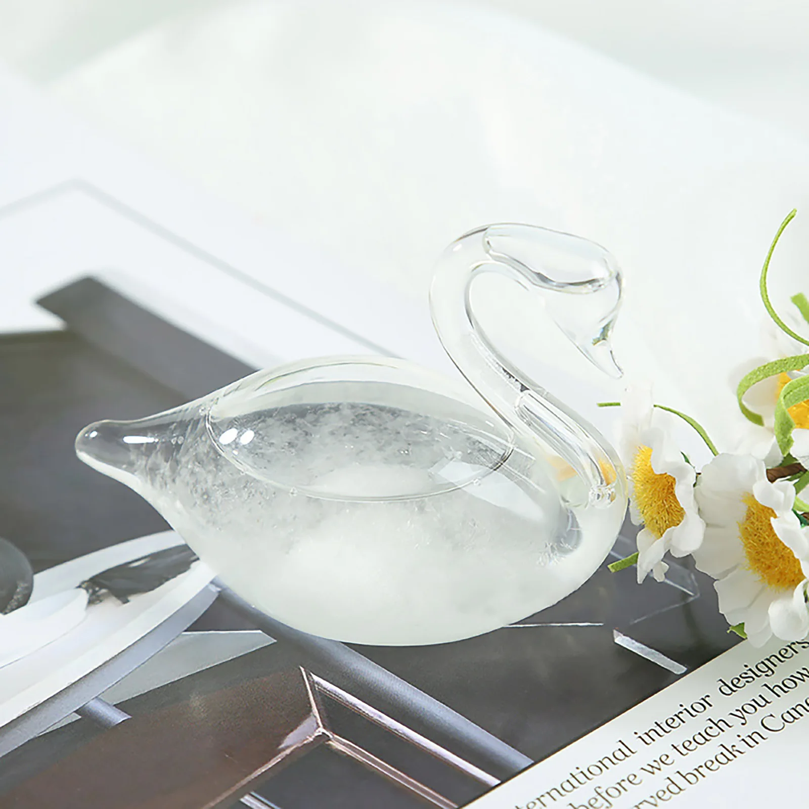 

Christmas Decoration Glass Weather Forecaster Liquid Barometer Exquisite Swan Shape Weather Station Desktop Ornament Gift