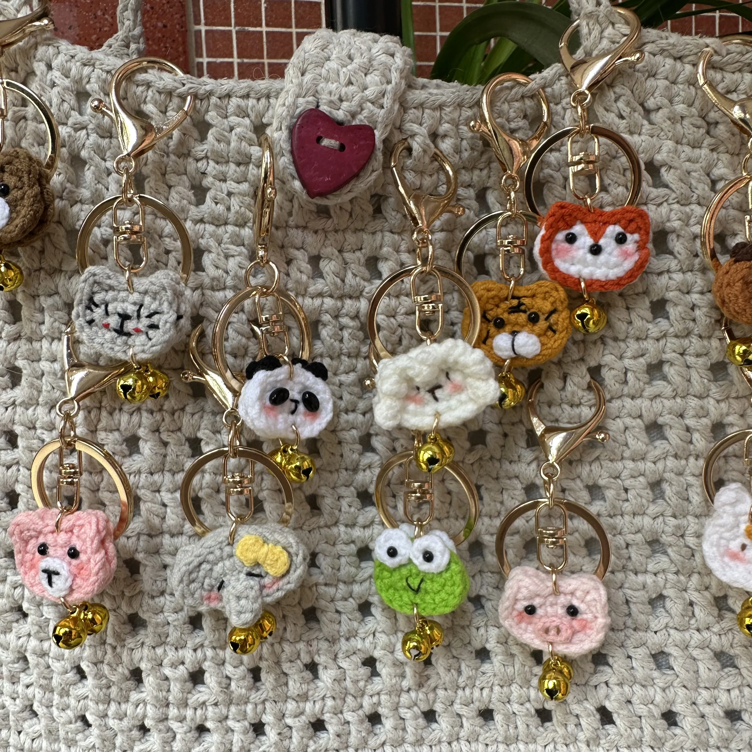 2.5cm 크로셰 작은 종 미니 동물 키체인 재미있는 수제 창의적인 선물 장식 DIY 크로셰 키트 실 포함 생일 장