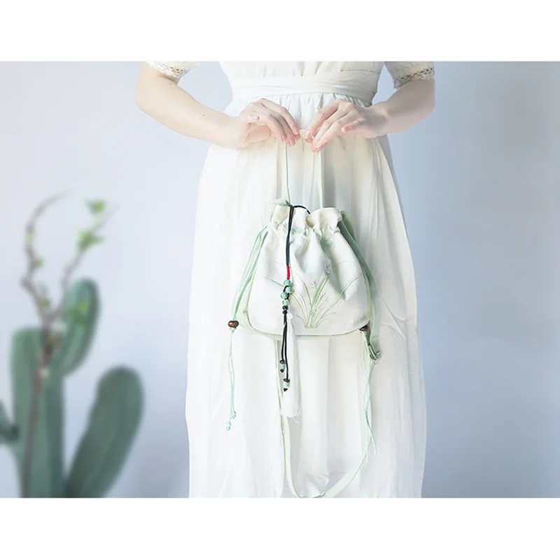 Borsa Hanfu Morbida Moderna - Motivo floreale su colori pastello (20cm) 83 S557c0686fcbf45b7b58f8fbf34b37cacO