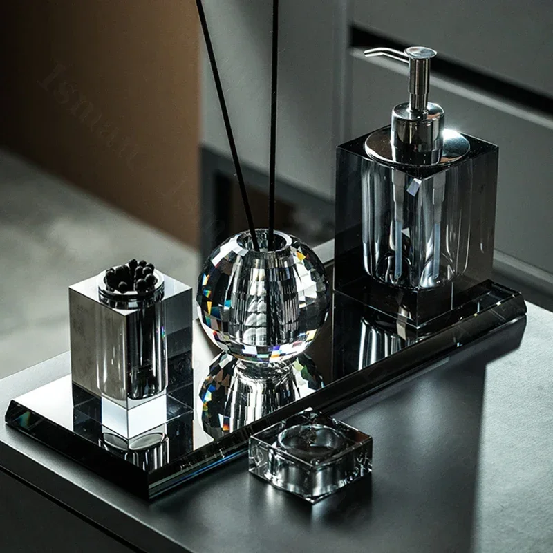 Light Luxury Crystal Glass Bathroom Accessories Set Shampoo Bottle Cotton Swab Jar Storage Tray Hotels Bathroom Decor