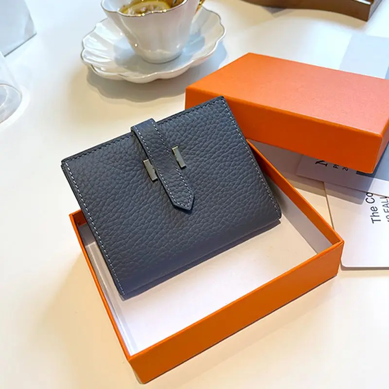 Рисунок 3 - Брендовый дизайнерский короткий клатч для монет