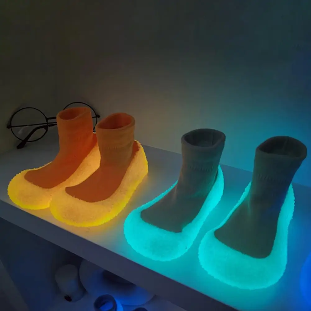 

Luminous Female Dance Shoes Glow In The Dark Women Men Fitness Shoes Waterproof Beach Shoes Yoga Shoe High Top Sneakers Socks